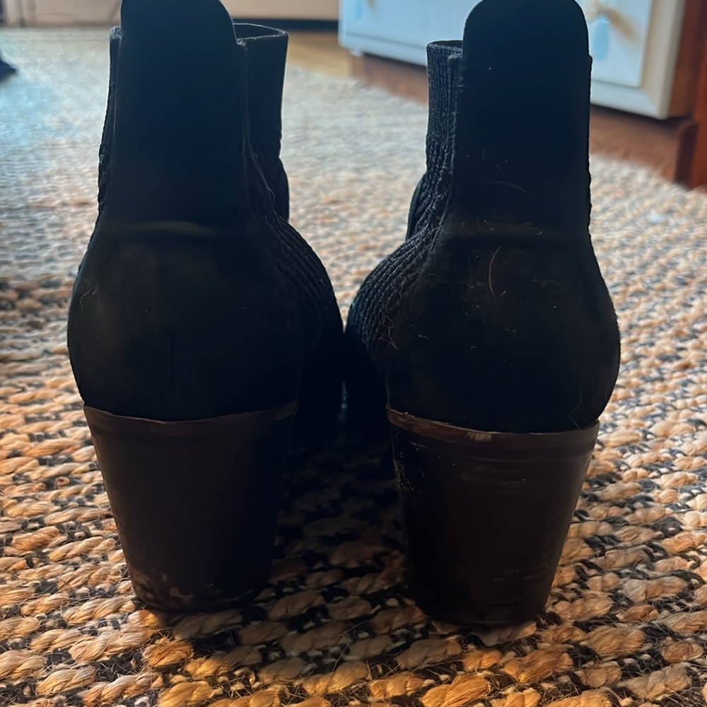 Cole Haan Maggie Black Textured suede Ankle Booties Sz 8.5 - Picture 4 of 8